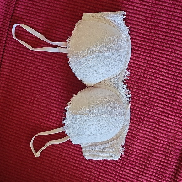 Victoria's Secret Lace bra 32D Good condition - Picture 1 of 5